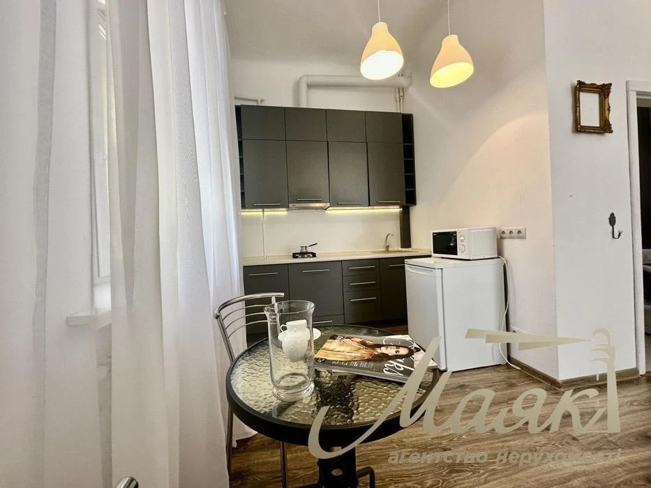 Продаж квартири 40 м² у самому центрі Києва вул. Заньковецьк