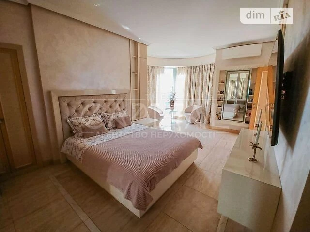 Продажа 6к квартиры 470 кв. м по ул. Назаровская 11 • ID 346