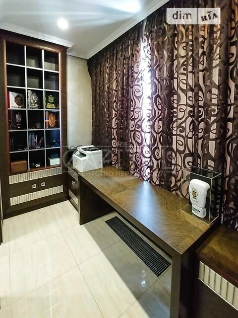 Продажа 6к квартиры 470 кв. м по ул. Назаровская 11 • ID 346