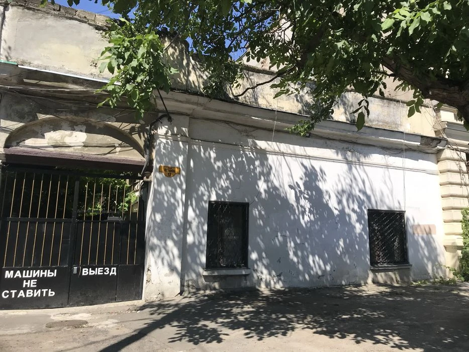 Продам квартиру с подвалом в одноэтажном доме, с фсадом