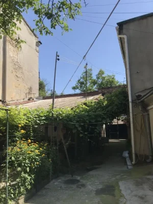 Продам квартиру с подвалом в одноэтажном доме, с фсадом