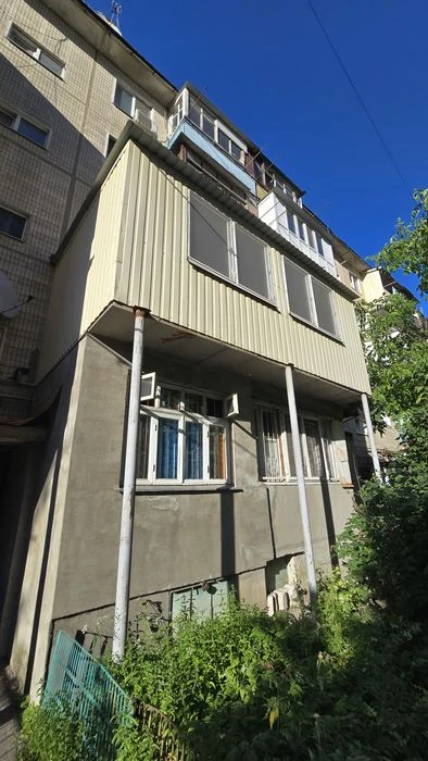 Черёмушки/Малиновского, Хрущёвка, Продам квартиру 64 кв.м.