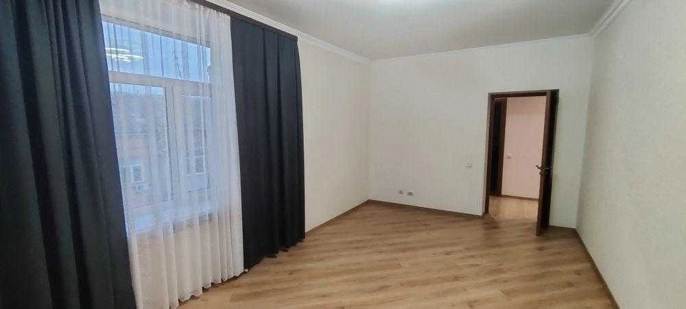 Sale of a 2-room apartment of 71.5 m², Krakówska Street, 7