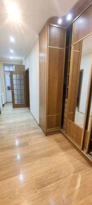 Sale of a 2-room apartment of 71.5 m², Krakówska Street, 7