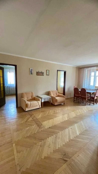 Продам квартиру в центре на Рогалева/Менора/сквер/Планетарий