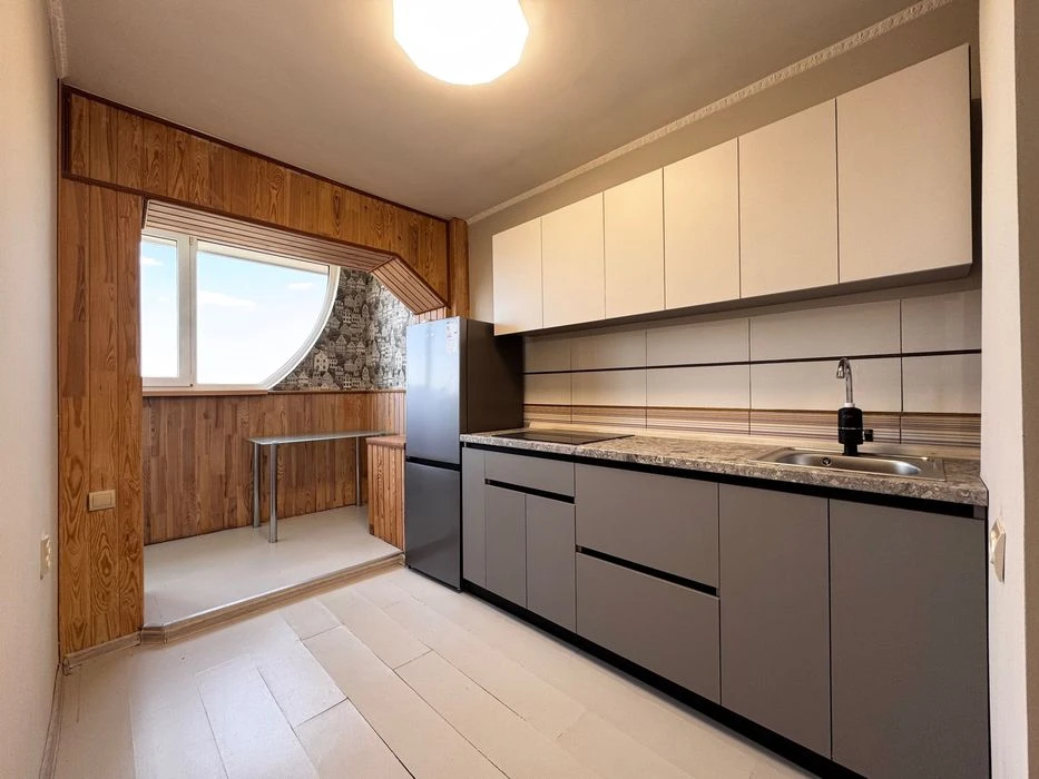 Продам ЖМ Победа, 2 к квартира с ремонтом, пр.Героев, набере