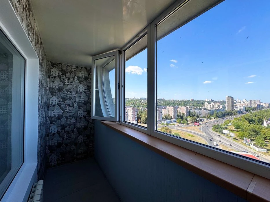 Продам ЖМ Победа, 2 к квартира с ремонтом, пр.Героев, набере