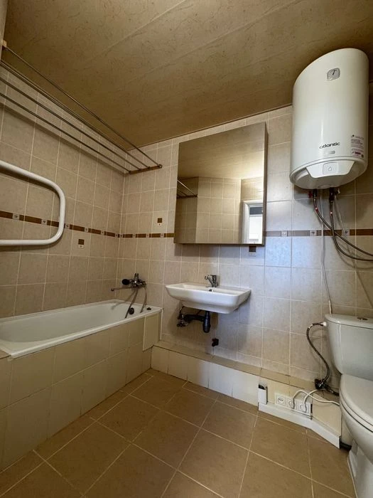 Продам ЖМ Победа, 2 к квартира с ремонтом, пр.Героев, набере