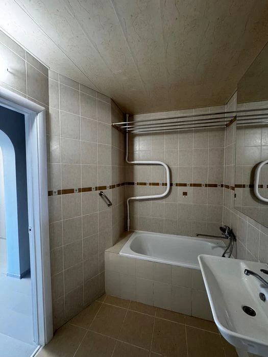 Продам ЖМ Победа, 2 к квартира с ремонтом, пр.Героев, набере