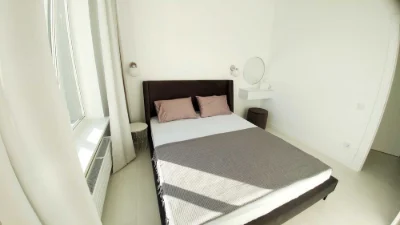 I am selling an apartment with designer renovation, furniture, appliances, bathroom.