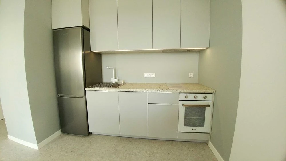 I am selling an apartment with designer renovation, furniture, appliances, bathroom.