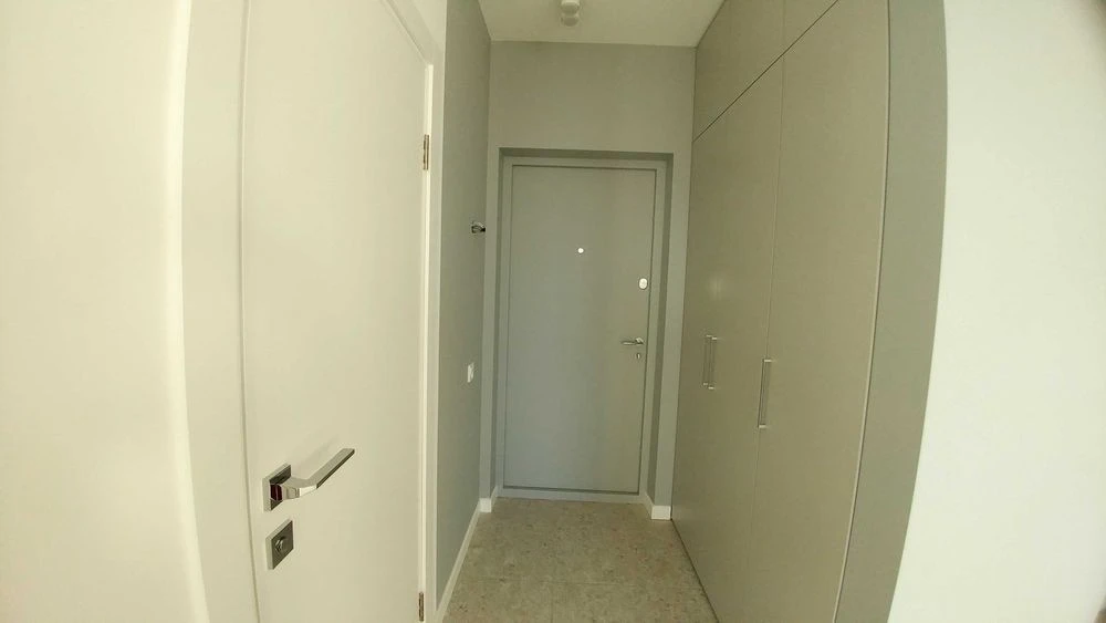 I am selling an apartment with designer renovation, furniture, appliances, bathroom.