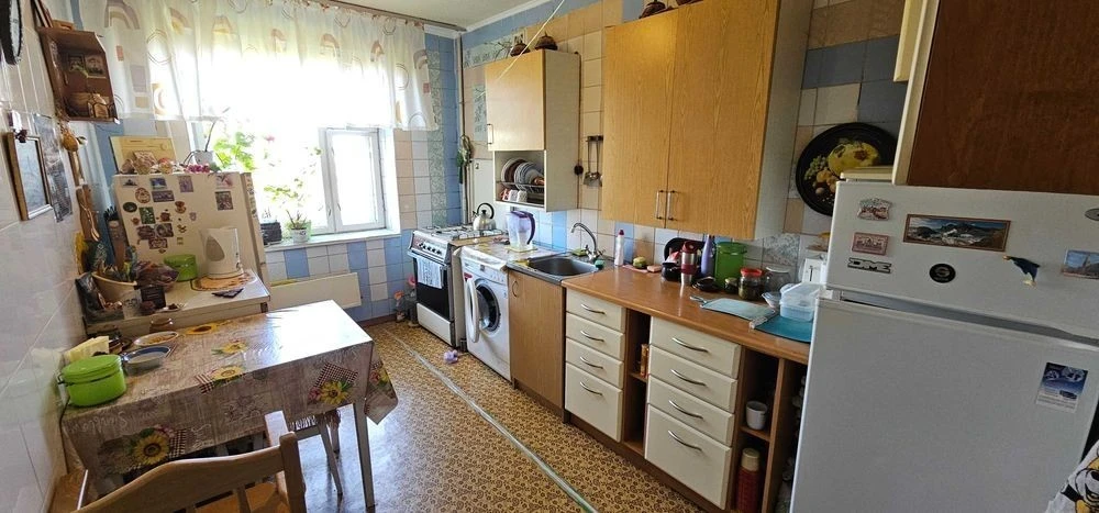 I am selling a 3-room apartment in Tatarka