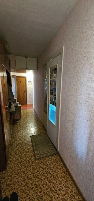 I am selling a 3-room apartment in Tatarka
