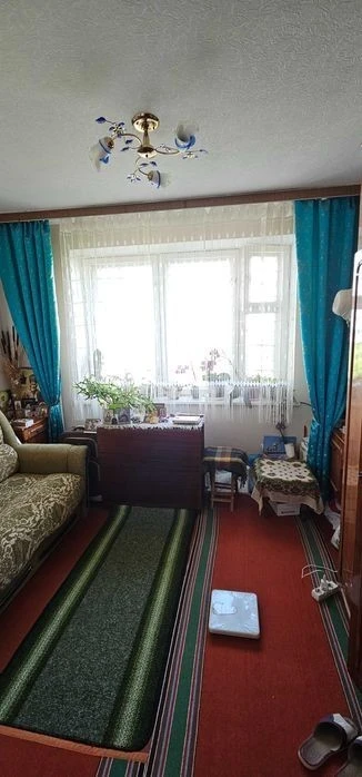 I am selling a 3-room apartment in Tatarka