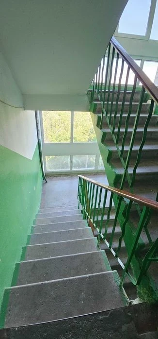 I am selling a 3-room apartment in Tatarka