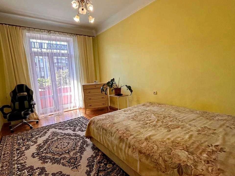 Квартира. Ивано-Франковск, ул.