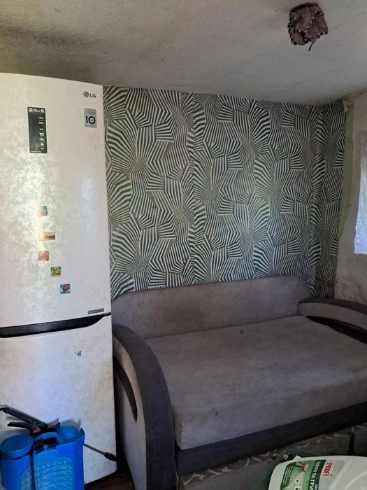 I am selling a cottage in Khortytskyi