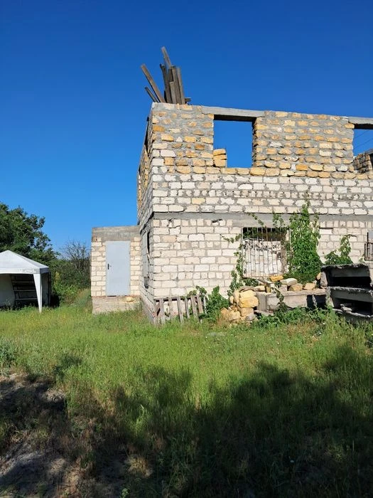 I am selling a cottage in Khortytskyi