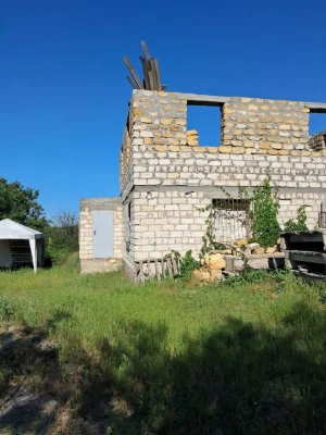 I am selling a cottage in Khortytskyi