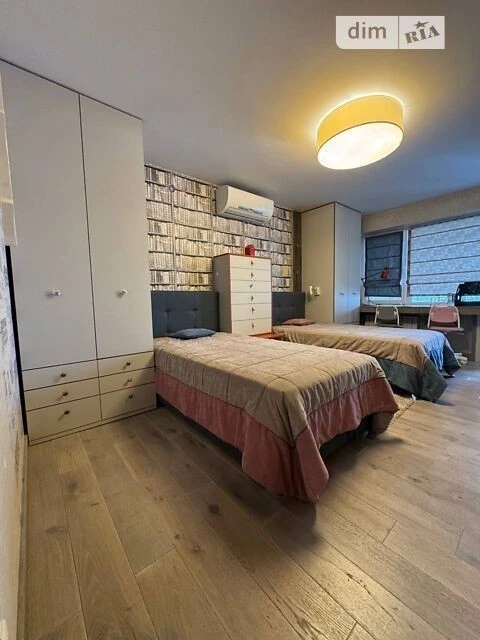 Sale of 3-room apartment 80.9 sq. m. on Kosti Gordiyenka 1A •