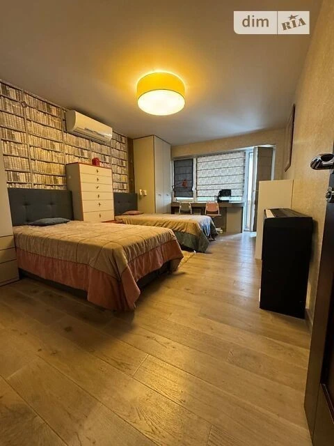 Sale of 3-room apartment 80.9 sq. m. on Kosti Gordiyenka 1A •