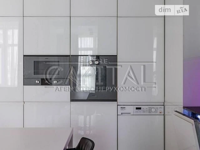Продаж 3к квартири 120 кв. м на вул. Андрія Верхогляда • ID