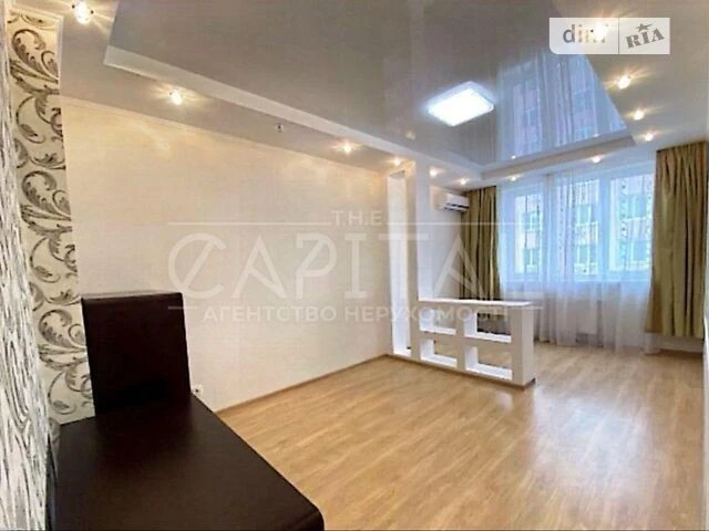 Продаж 1к квартири 42 кв. м на вул. Феодосійська • ID 347155