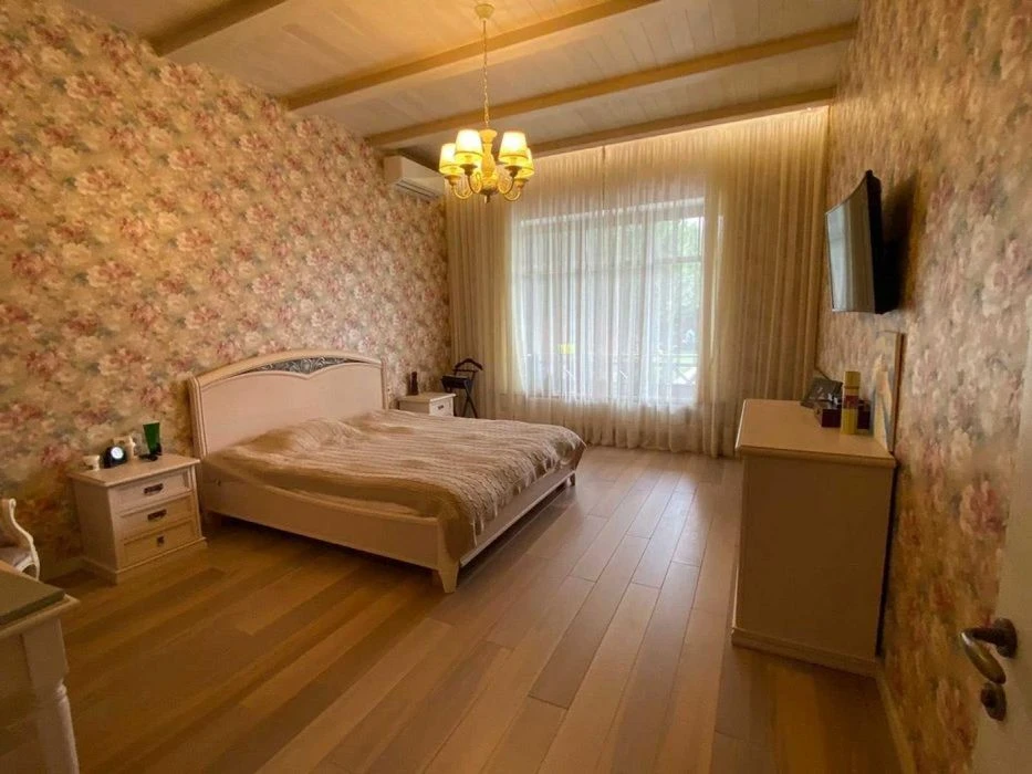 SINGLE-STOREY house for sale in Sauvignon, 12.5 hundred