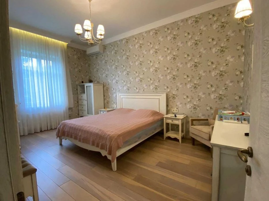 SINGLE-STOREY house for sale in Sauvignon, 12.5 hundred