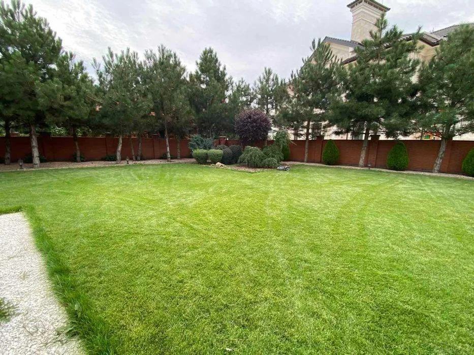 SINGLE-STOREY house for sale in Sauvignon, 12.5 hundred