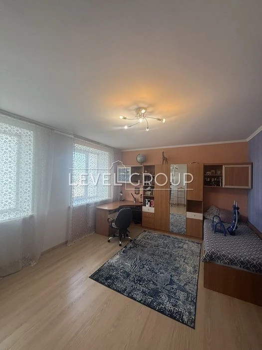 Keys! Top! 3-room apartment for sale on Kharkivske Shosse, 58A