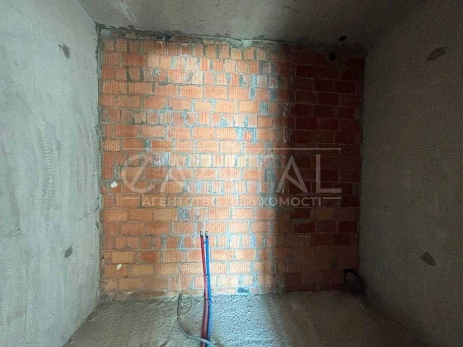 I am selling a 54.3m2 apartment with a view of the Dnieper in the Zarichny residential complex, price