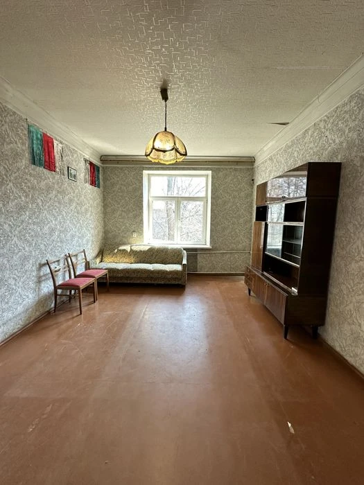 Продаж 2-к повнометражної квартири