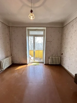 Продаж 2-к повнометражної квартири
