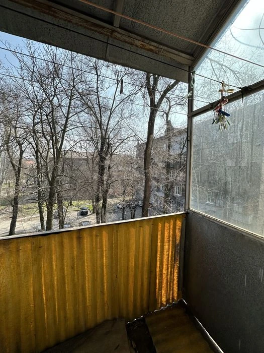 Продаж 2-к повнометражної квартири