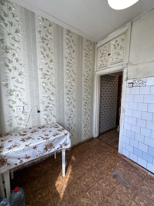 Продаж 2-к повнометражної квартири
