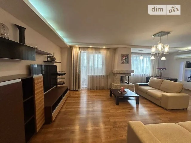 Sale of 3-room apartment 141.5 sq. m. on Yevhena Sverstyuka St. 52B