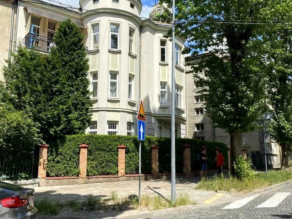 Apartment. Lviv, Cardinal Huzar St. (Tolstoy Leo)