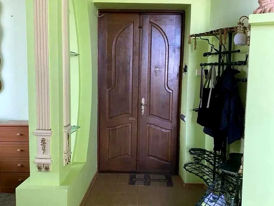 Apartment. Lviv, Cardinal Huzar St. (Tolstoy Leo)
