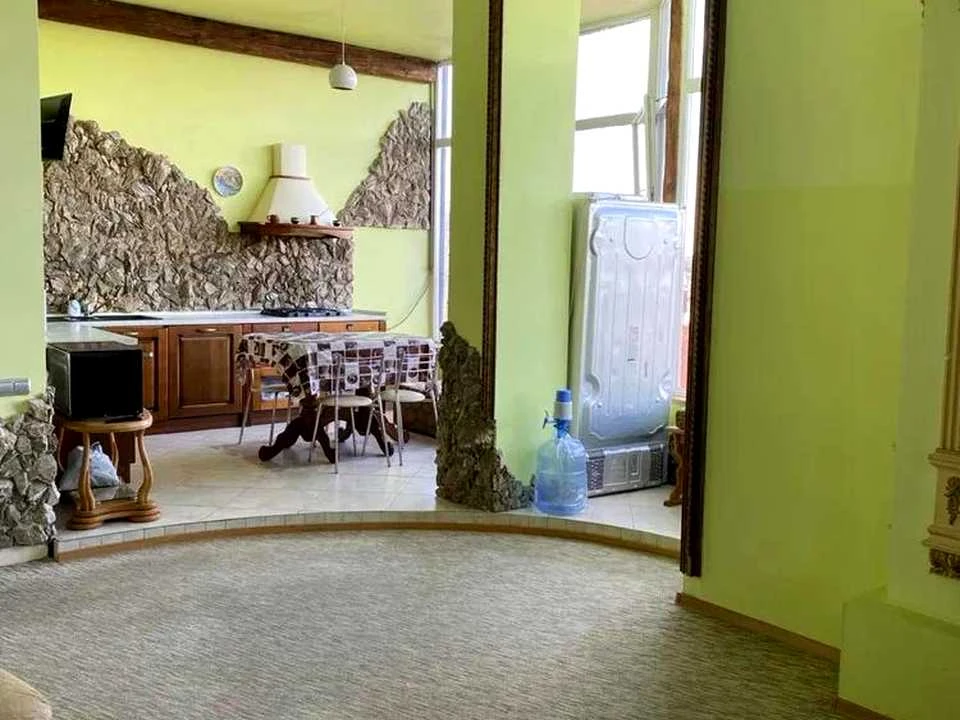 Apartment. Lviv, Cardinal Huzar St. (Tolstoy Leo)