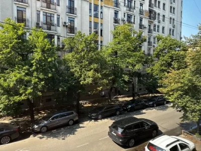 Продам квартиру з авторським дизайнерським ремонтом · сталін