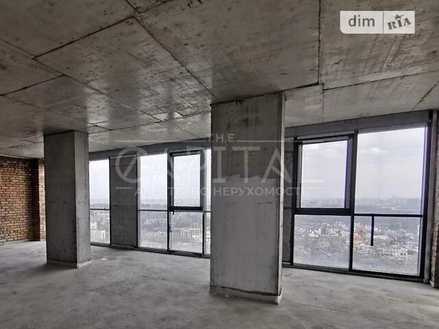 Sale of 4-room apartment 176 sq. m. on Andriy Verkhoglyada St. 4B •
