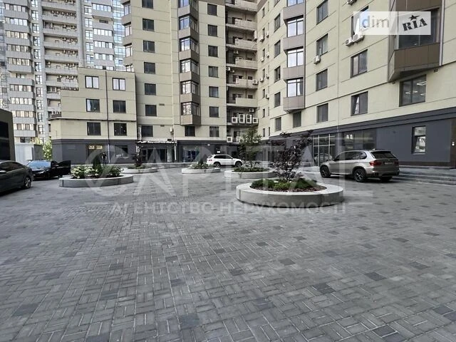 Sale of 4-room apartment 176 sq. m. on Andriy Verkhoglyada St. 4B •