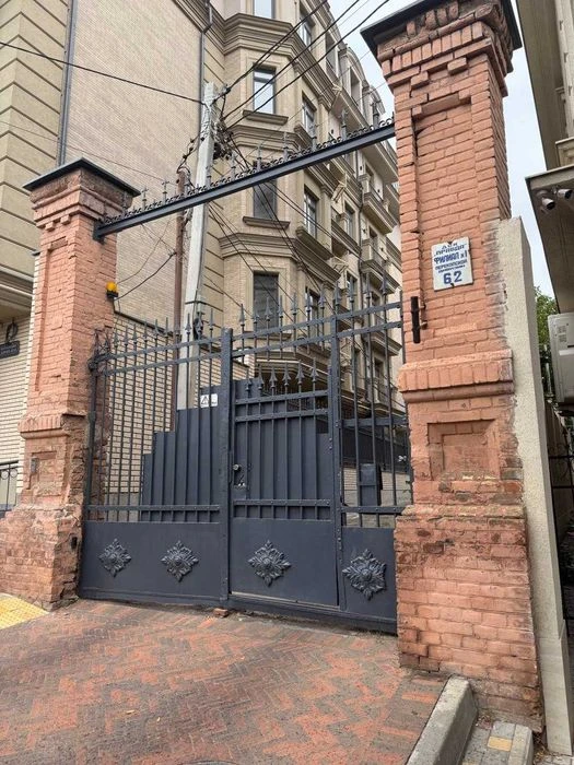 Продам квартиру в сданном КБ "Консул" на 10 в. Большого Фо