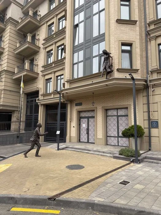 Продам квартиру в сданном КБ "Консул" на 10 в. Большого Фо