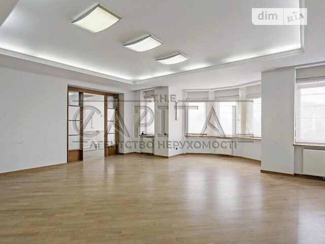 Sale of a 5-room apartment of 200 sq. m. on Bulvarno-Kudryavska Street 13