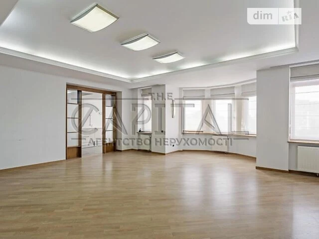Sale of a 5-room apartment of 200 sq. m. on Bulvarno-Kudryavska Street 13