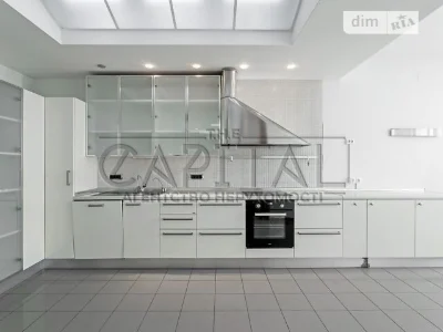 Sale of a 5-room apartment of 200 sq. m. on Bulvarno-Kudryavska Street 13