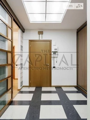Sale of a 5-room apartment of 200 sq. m. on Bulvarno-Kudryavska Street 13